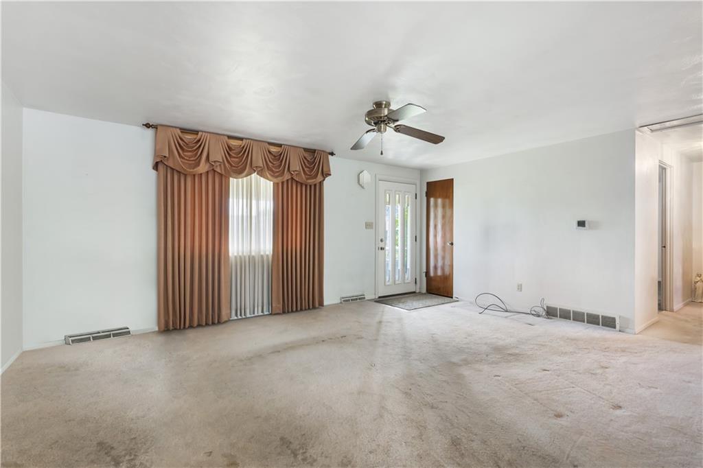 215 Seanor Road Irwin, PA 15642 - Photo 10 of 21 Gallery Image 10