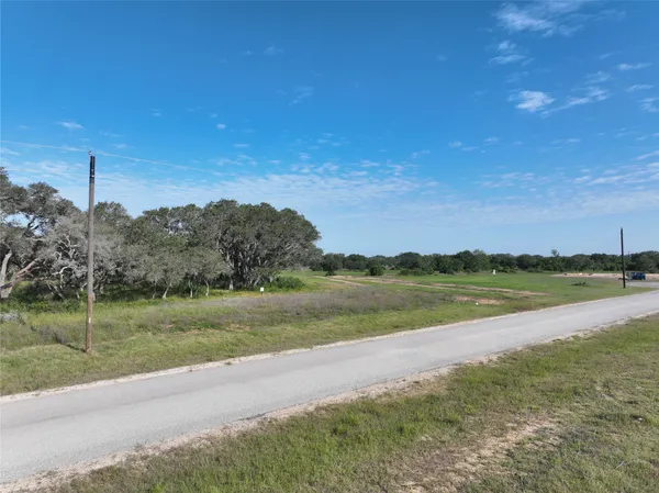 $140,000 | 785 Gadwall Lane, Columbus, TX 78934