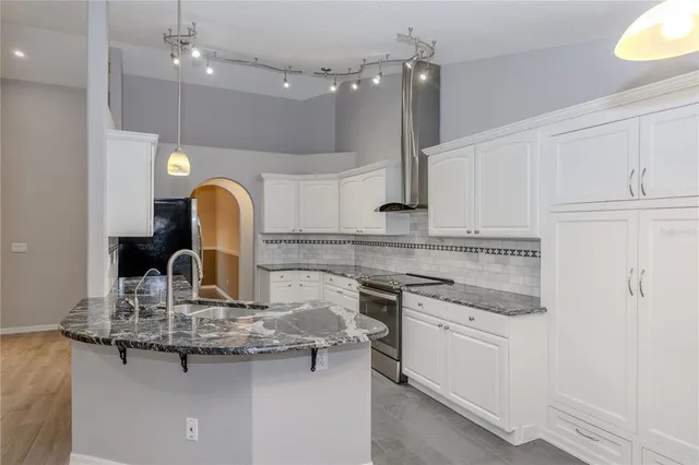 a view of livingroom with windows