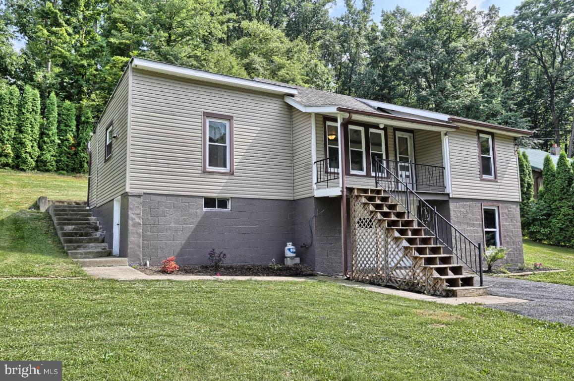 878 Mt Wilson Road Lebanon, PA 17042 - Photo 3 of 26 Gallery Image 3