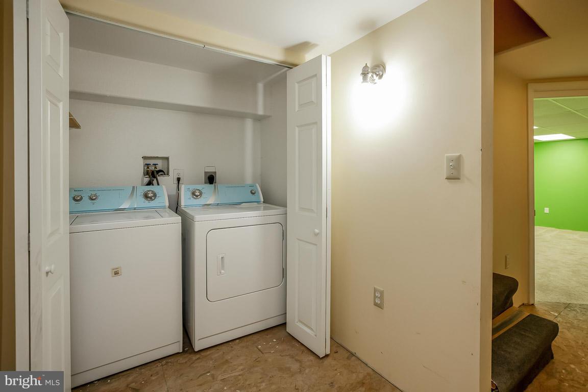 219 Mountain Road Pasadena, MD 21122 - Photo 12 of 30 Interior (General)