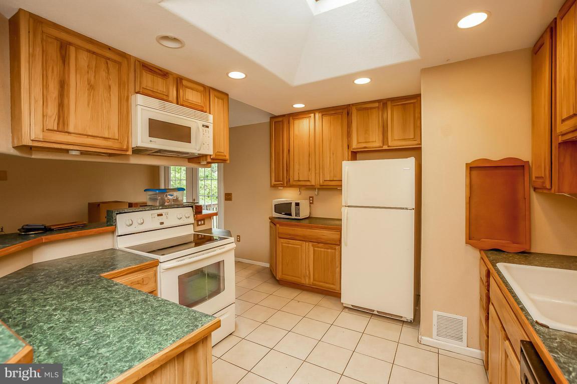 219 Mountain Road Pasadena, MD 21122 - Photo 15 of 30 Kitchen