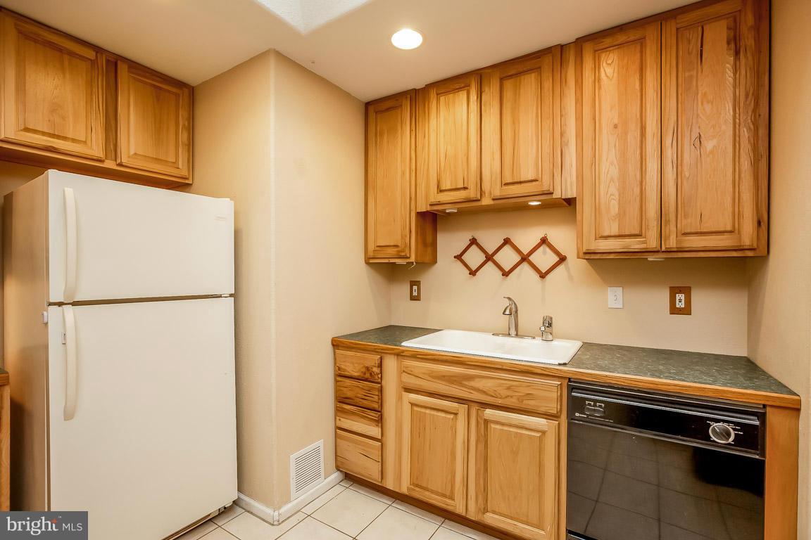 219 Mountain Road Pasadena, MD 21122 - Photo 17 of 30 Kitchen