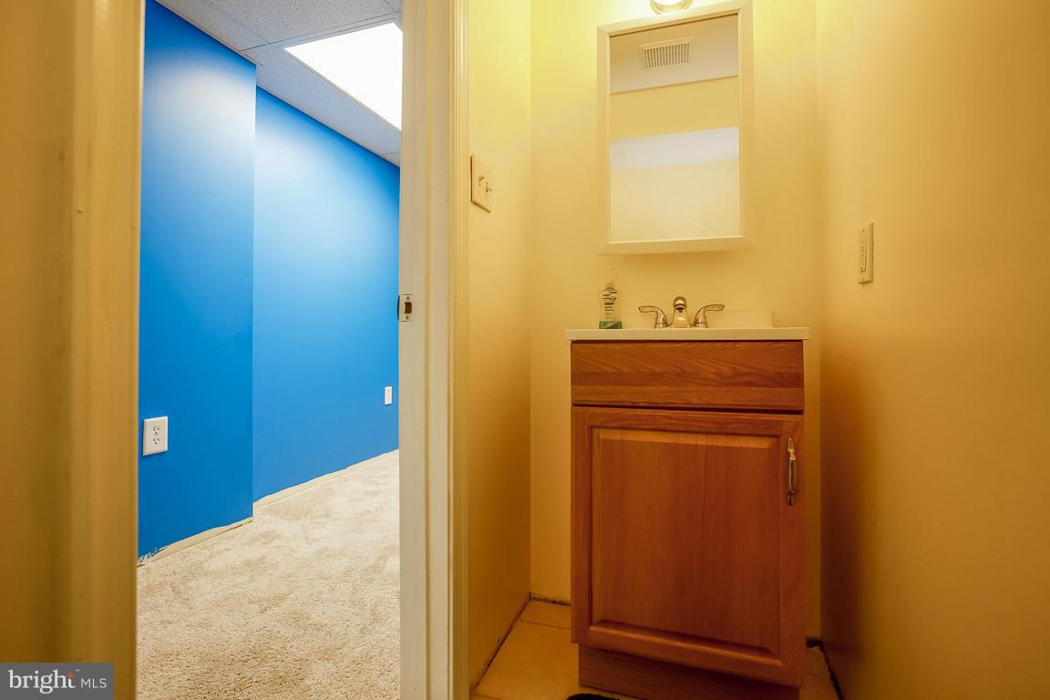 219 Mountain Road Pasadena, MD 21122 - Photo 28 of 30 Bath