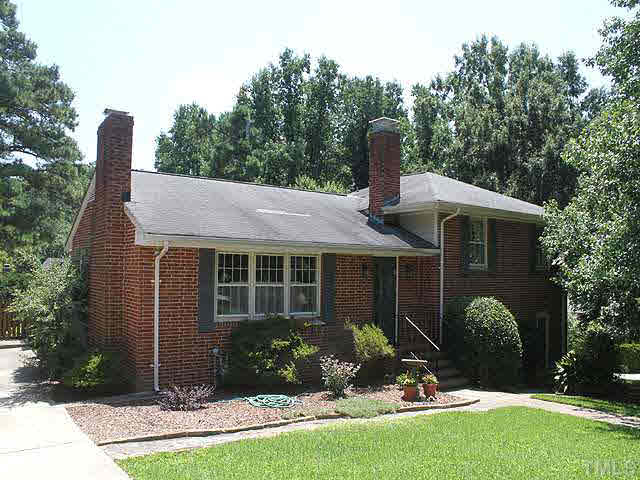 1724 Nottingham Road Raleigh, NC 27607 - Photo 2 of 25