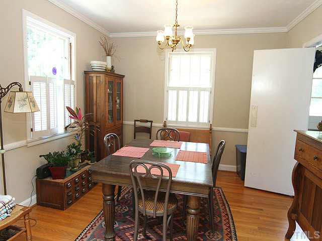1724 Nottingham Road Raleigh, NC 27607 - Photo 5 of 25 Hardwood floors. 11.7x11.4