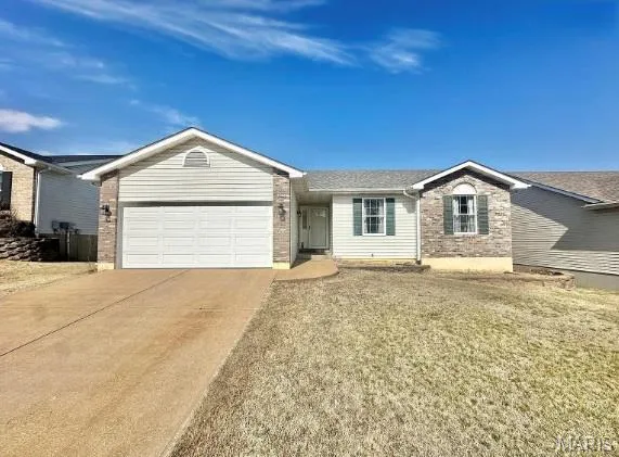 $300,000 | 1545 Robert Thompson Drive, Festus, MO 63028