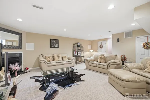 $575,000 | 14 Linda Court, South Amboy, NJ 08879