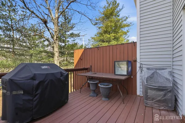 $575,000 | 14 Linda Court, South Amboy, NJ 08879