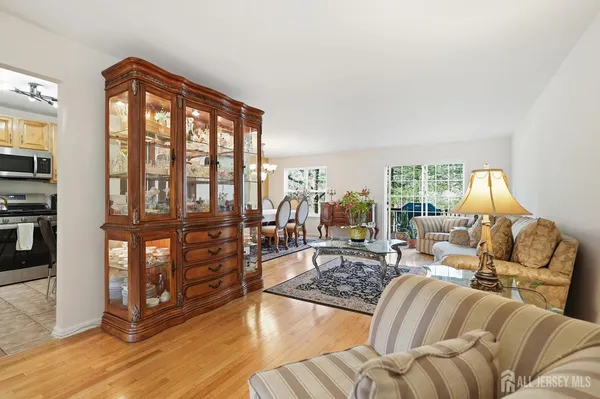 $575,000 | 14 Linda Court, South Amboy, NJ 08879