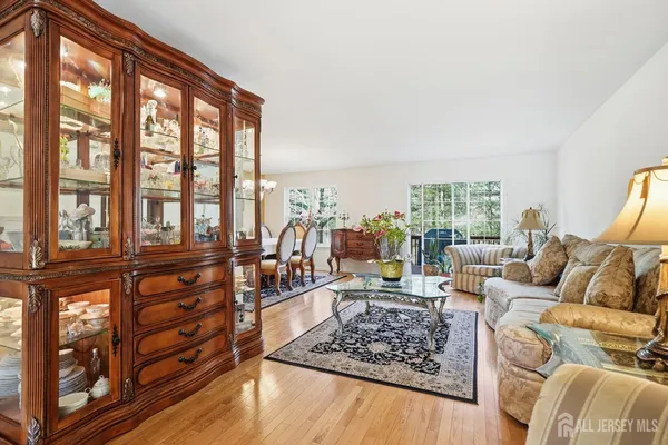 $575,000 | 14 Linda Court, South Amboy, NJ 08879