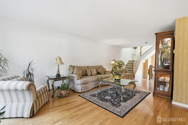 $575,000 | 14 Linda Court, South Amboy, NJ 08879