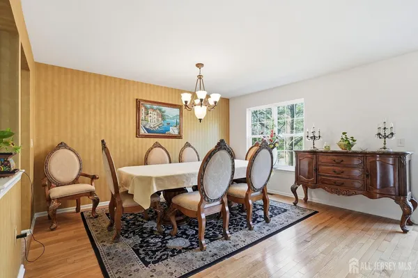 $575,000 | 14 Linda Court, South Amboy, NJ 08879