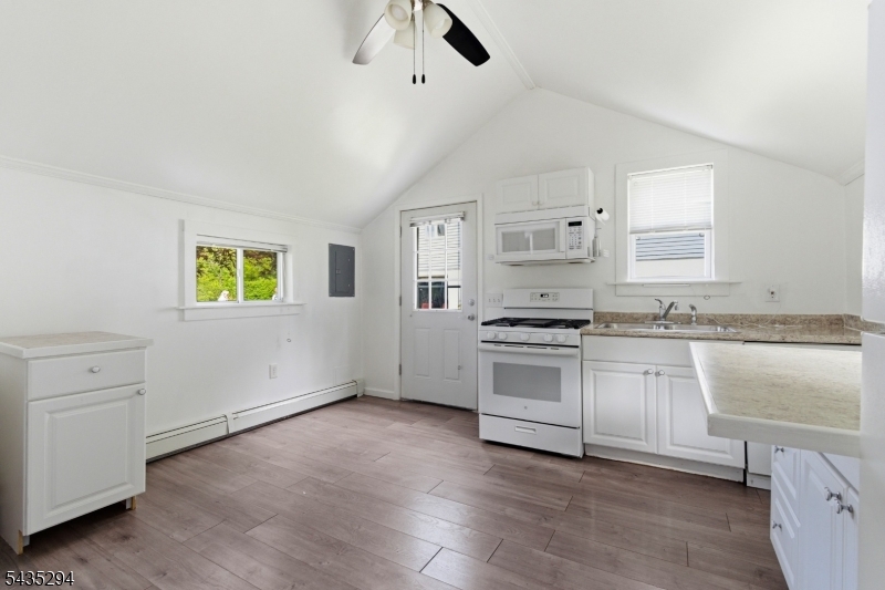 14 Brookhill Road Pittstown, NJ 08867 - Photo 7 of 8