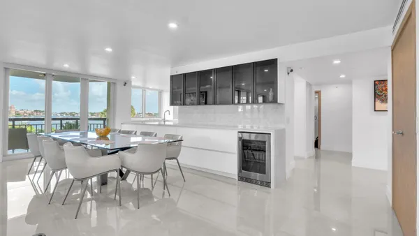 $2,299,999 | 901 East Camino Real, Unit 2A, Boca Raton, FL 33432