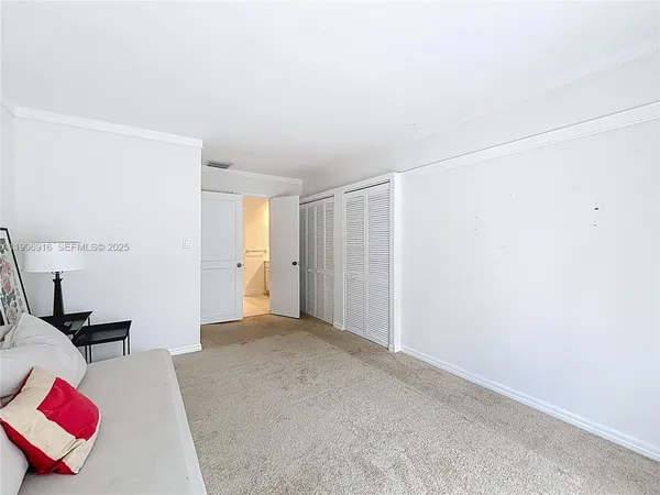 a view of livingroom with furniture