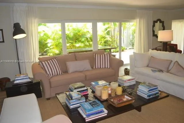 $3,000,000 | Key Biscayne, Key Biscayne, FL 33149