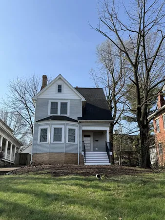 $2,000 | 324 East Main Street, Lancaster, OH 43130
