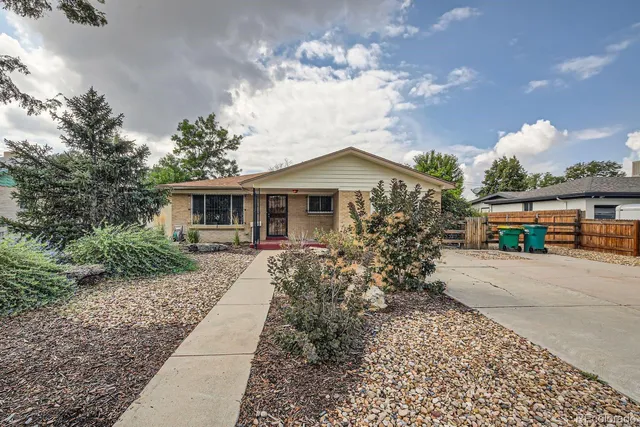 $2,900 | 3183 Vaughn Street, Aurora, CO 80011