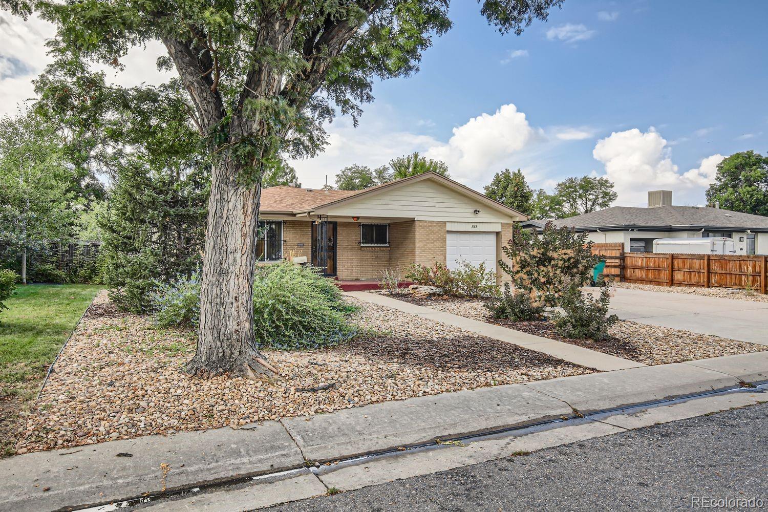 3183 Vaughn Street Aurora, CO 80011 - Photo 2 of 33