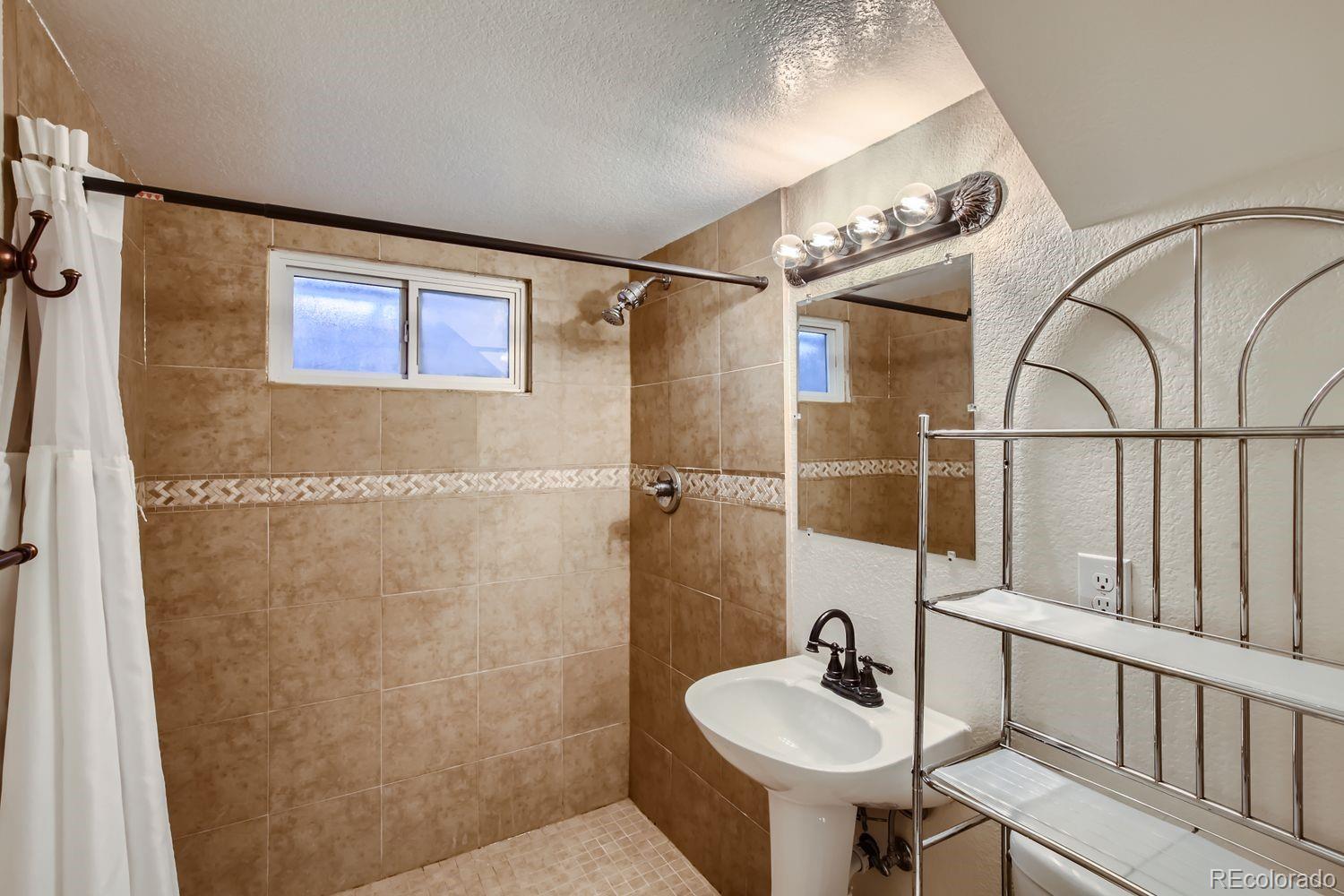 3183 Vaughn Street Aurora, CO 80011 - Photo 27 of 33