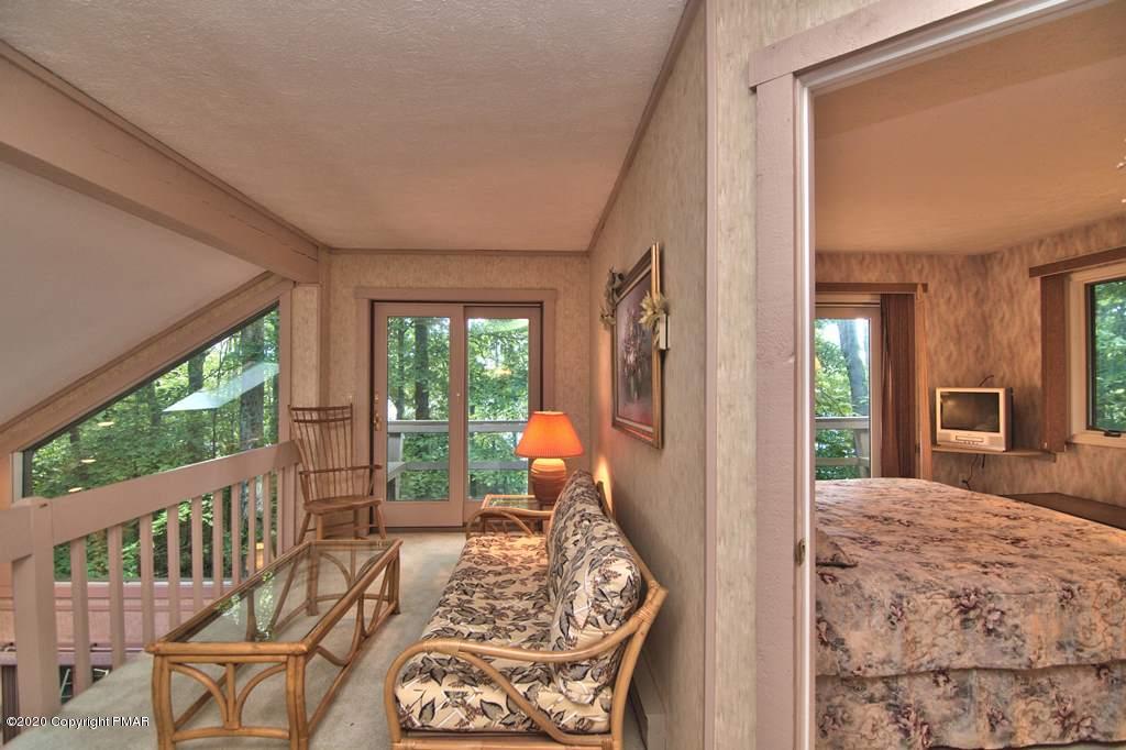3220 Tall Timber Lake Road Pocono Pines, PA 18350 - Photo 14 of 27 Loft