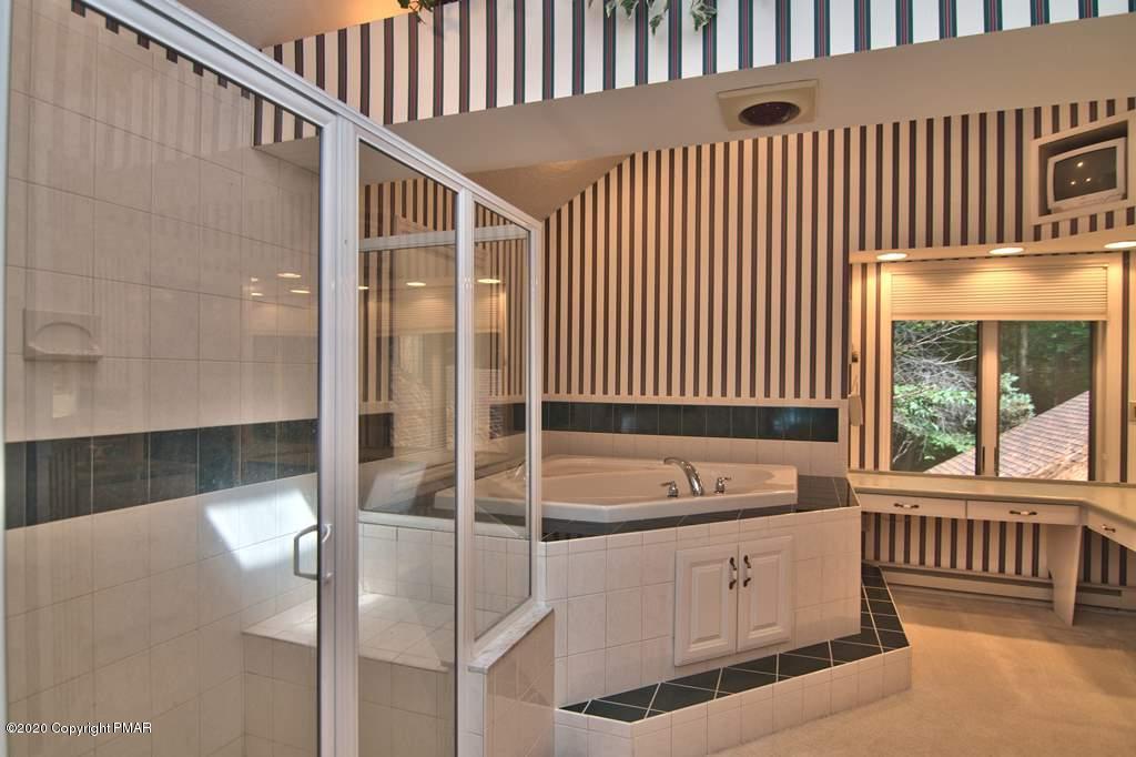 3220 Tall Timber Lake Road Pocono Pines, PA 18350 - Photo 18 of 27 Master Bath
