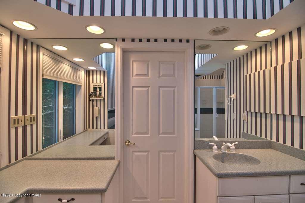 3220 Tall Timber Lake Road Pocono Pines, PA 18350 - Photo 20 of 27 Master Bath