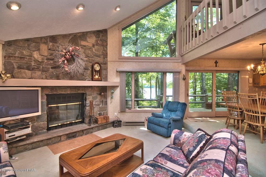 3220 Tall Timber Lake Road Pocono Pines, PA 18350 - Photo 3 of 27 Living