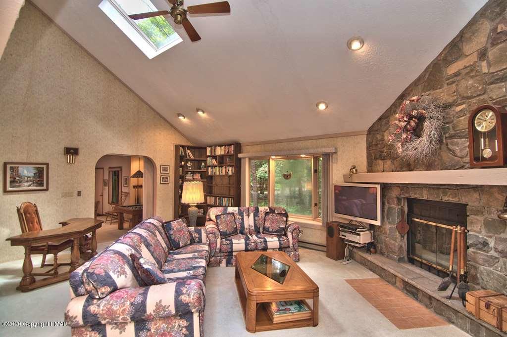 3220 Tall Timber Lake Road Pocono Pines, PA 18350 - Photo 5 of 27 Living