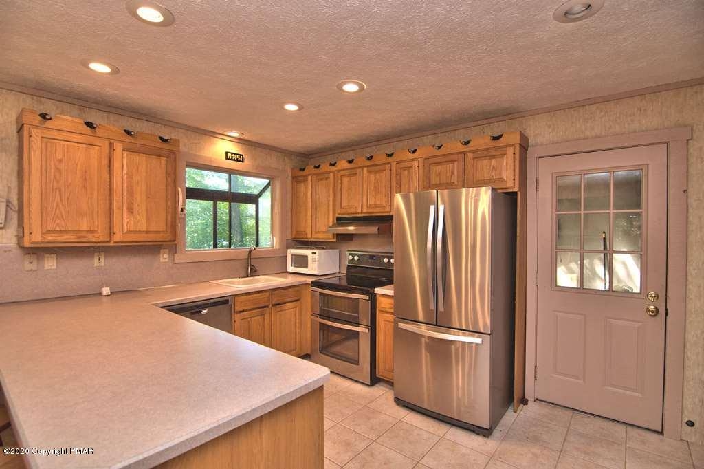 3220 Tall Timber Lake Road Pocono Pines, PA 18350 - Photo 7 of 27 Kitchen