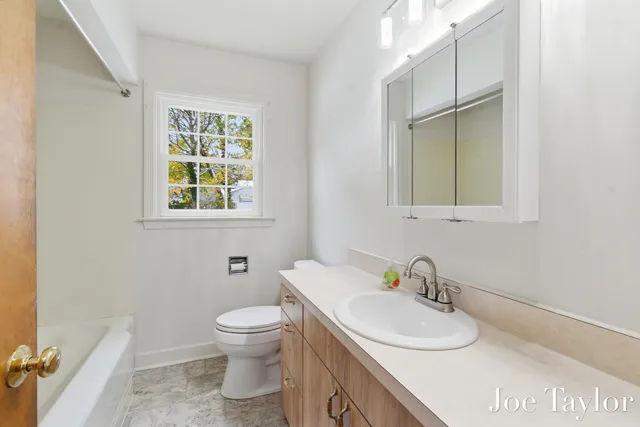 $247,000 | 809 Jenks Boulevard, Kalamazoo, MI 49006