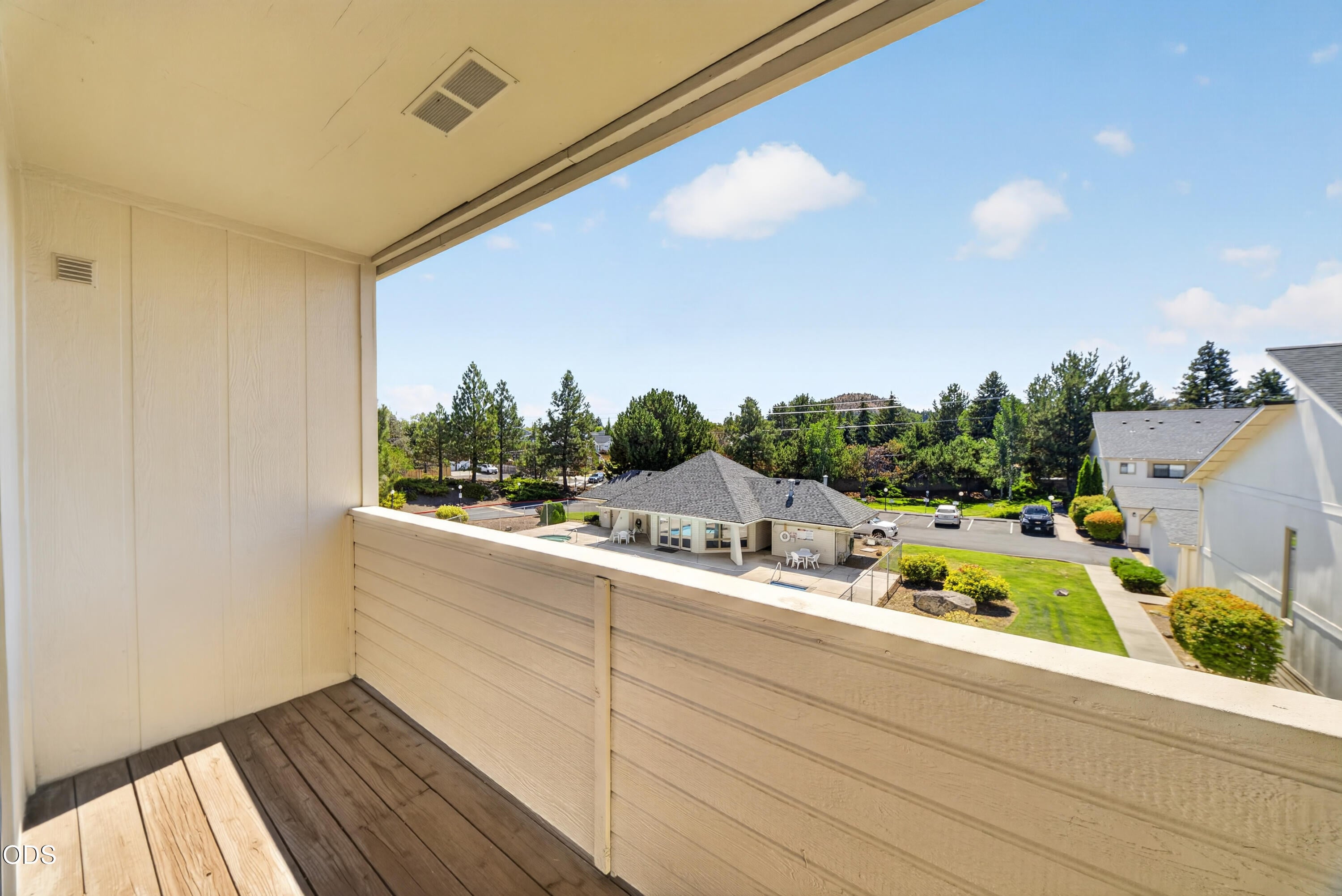 1050 Northeast Butler Market Road, Unit 29 Bend, OR 97701 - Photo 7 of 16 Gallery Image 7