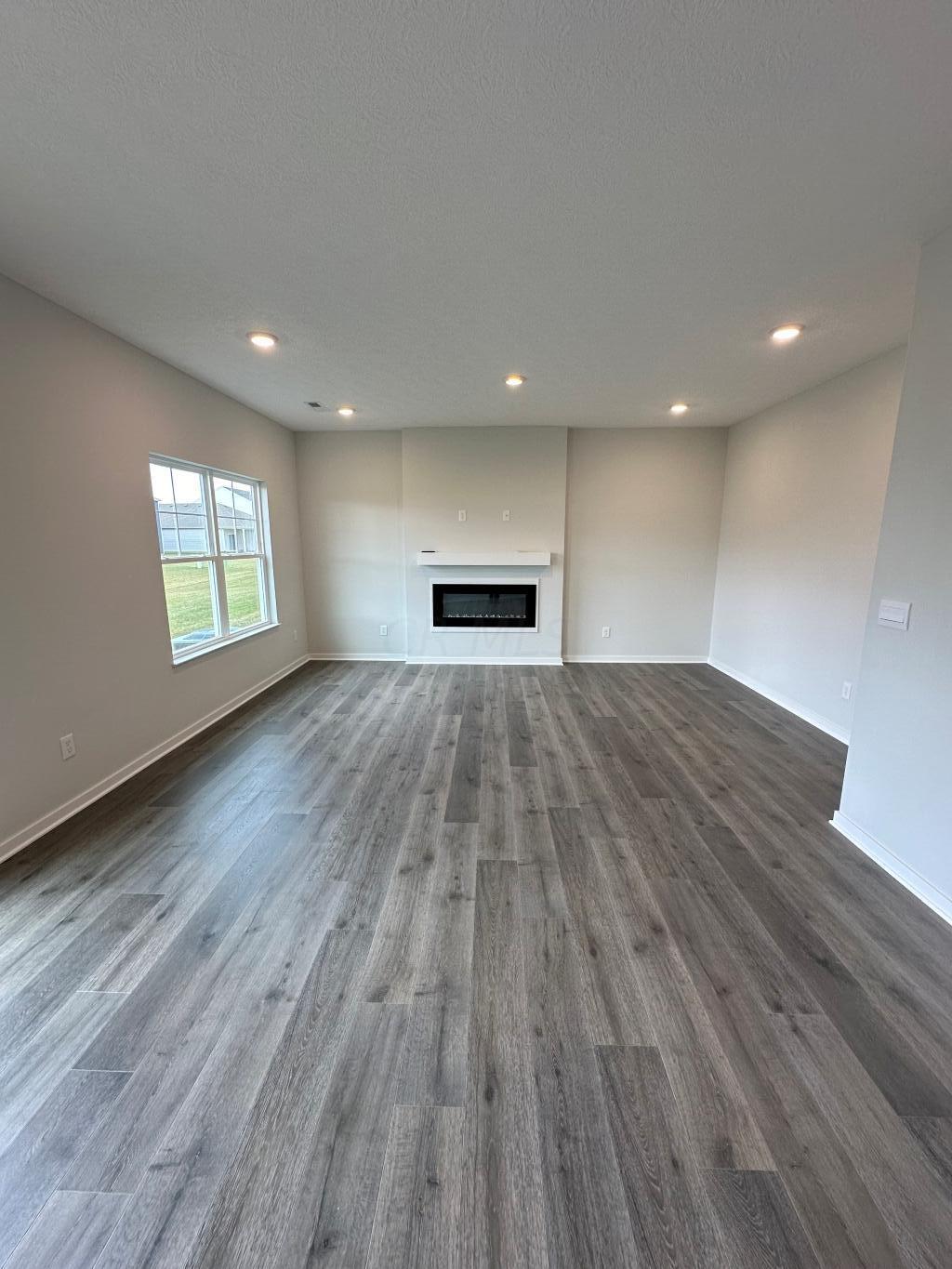 1509 Raley Way Columbus, OH 43228 - Photo 3 of 18 RP 52 Greatroom 12-6
