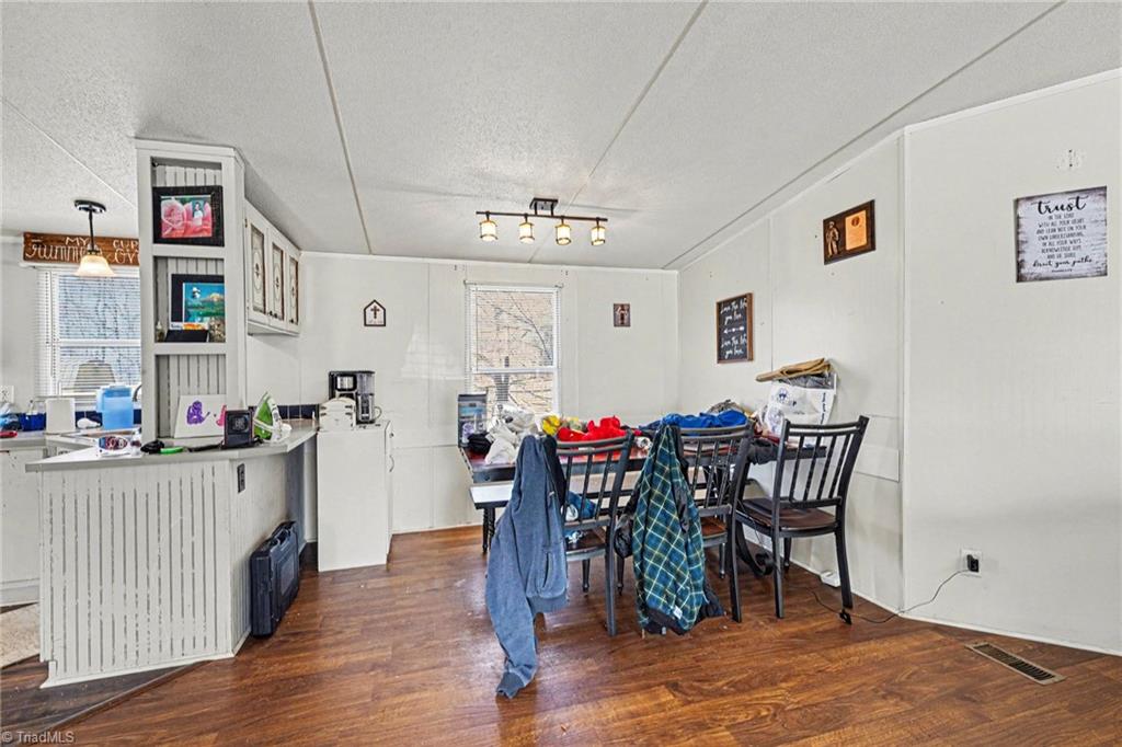 1160 Sandy Cross Road Reidsville, NC 27320 - Photo 5 of 22 Gallery Image 5