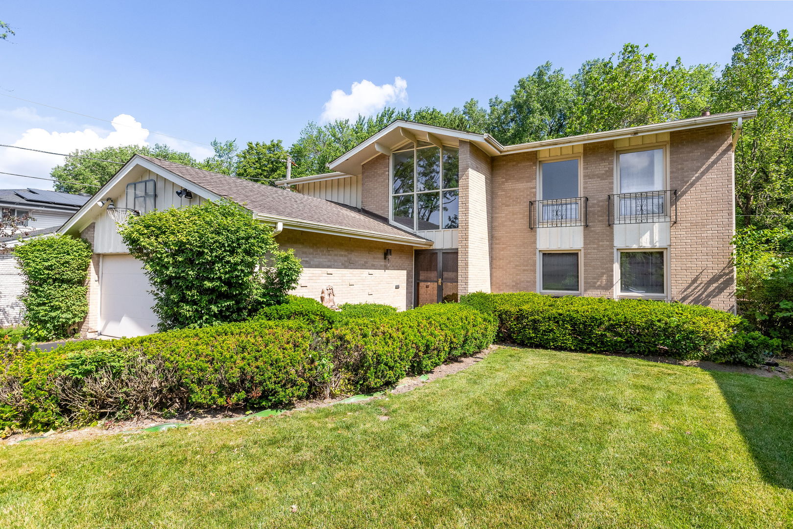 3528 Riverside Drive Wilmette, IL 60091 - Photo 27 of 33 a front view of a house with a yard