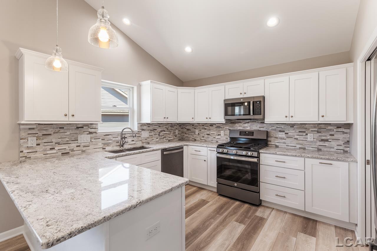 1205 Ridge Lane Tecumseh, MI 49286 - Photo 8 of 31 50116477-7.JPG