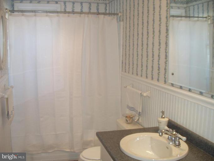 2106 Reuter Road Lutherville-Timonium, MD 21093 - Photo 1 of 10 Bathroom