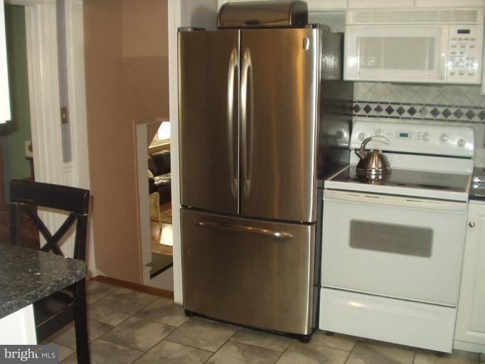 2106 Reuter Road Lutherville-Timonium, MD 21093 - Photo 9 of 10 Kitchen