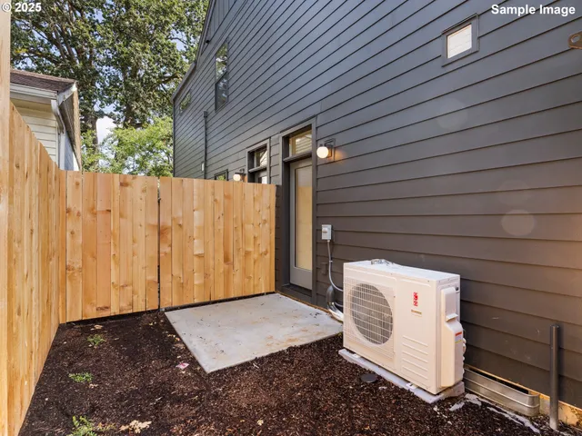 $289,900 | 3839 North Willis Boulevard, Unit 2, Portland, OR 97217