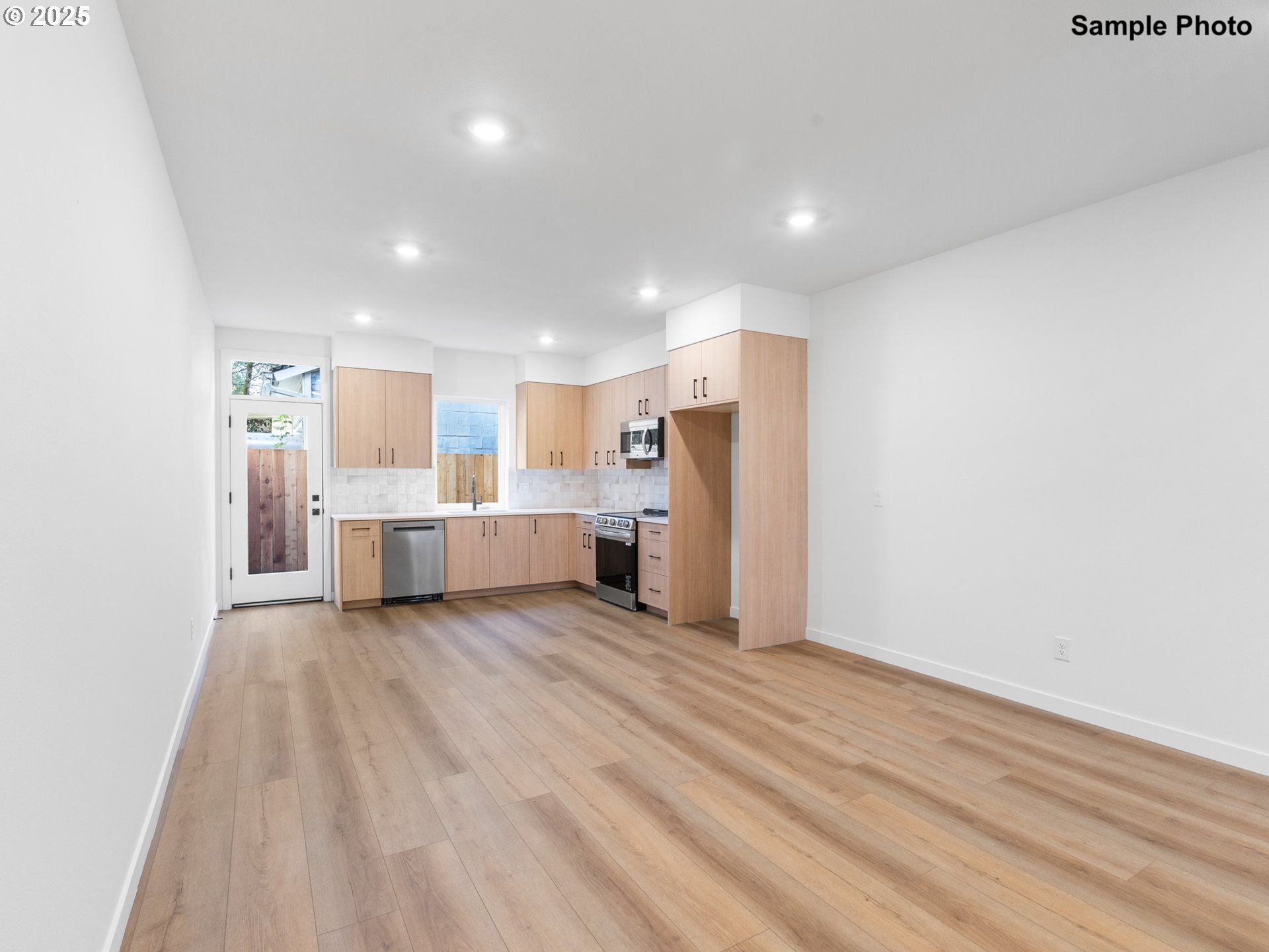 3839 North Willis Boulevard, Unit 2 Portland, OR 97217 - Photo 3 of 12