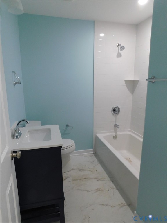 5322 Adams Road Quinton, VA 23141 - Photo 19 of 21 Hall bathroom featuring split color-block walls in