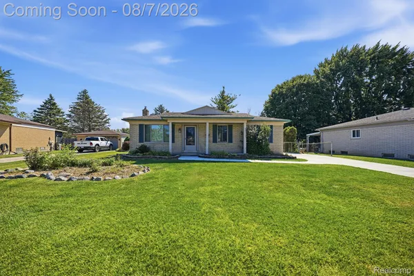 $274,900 | 40628 Passmore Drive, Clinton Township, MI 48038