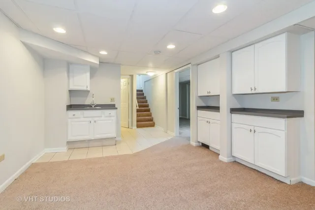 $529,000 | 915 East Chicago Avenue, Naperville, IL 60540