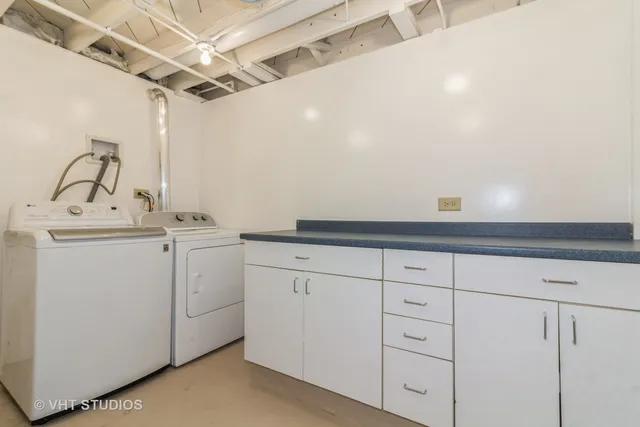 $529,000 | 915 East Chicago Avenue, Naperville, IL 60540