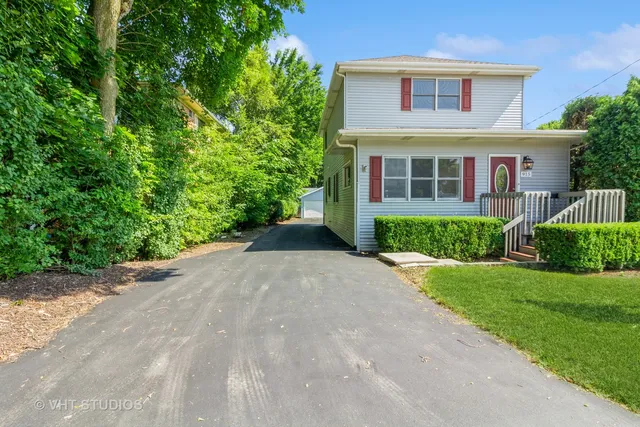 $529,000 | 915 East Chicago Avenue, Naperville, IL 60540