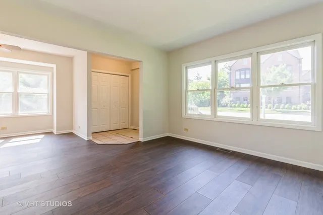 $529,000 | 915 East Chicago Avenue, Naperville, IL 60540