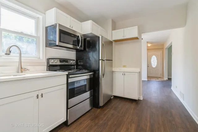 $529,000 | 915 East Chicago Avenue, Naperville, IL 60540