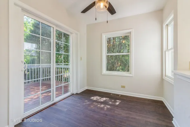 $529,000 | 915 East Chicago Avenue, Naperville, IL 60540