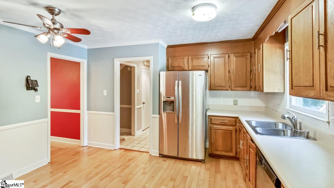 3591 Brown Road Greer, SC 29651 - Photo 9 of 32
